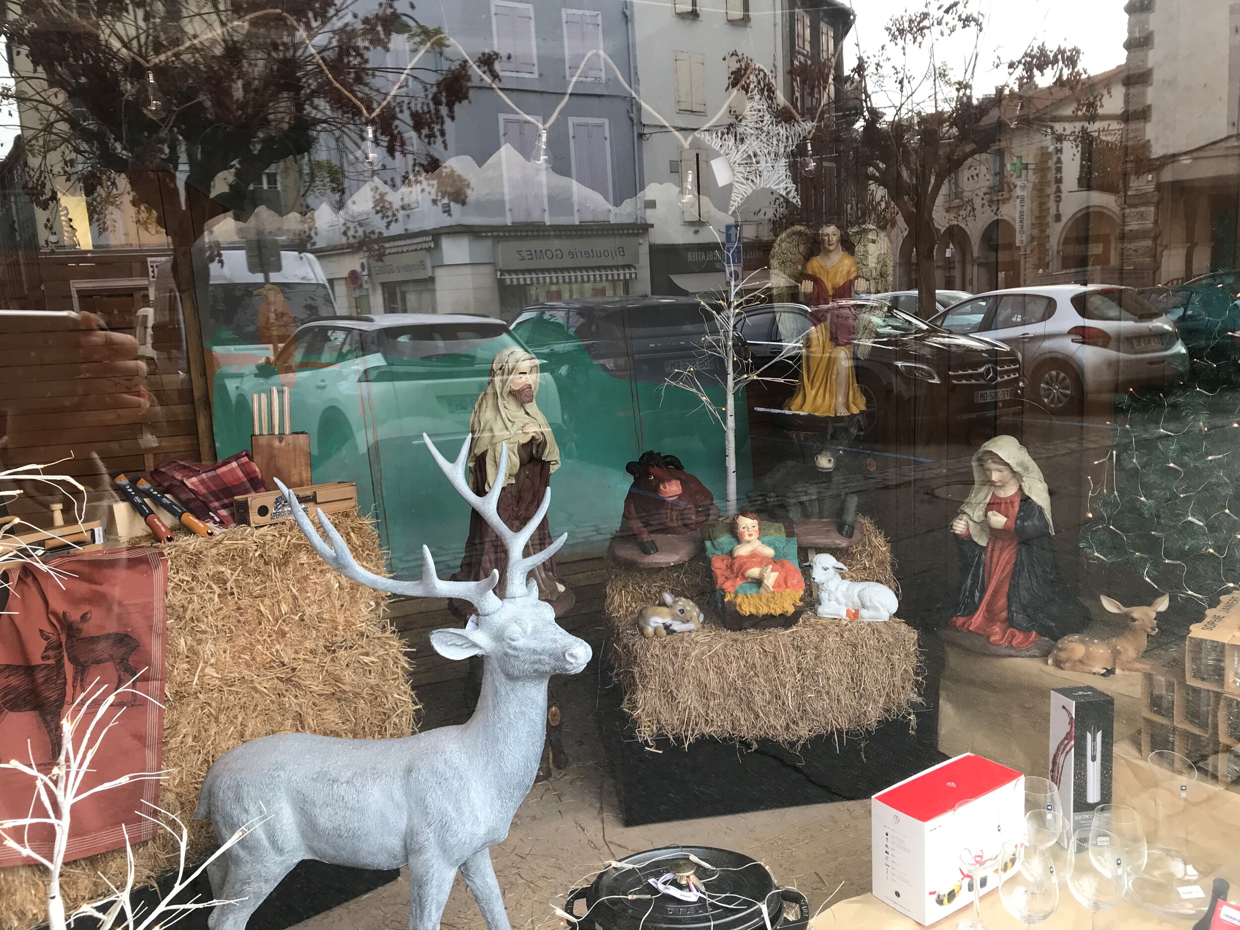 La crèche religieuse saccagée dans une église, près de Rouen
